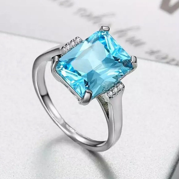 Gorgeous Stamped S925 Blue Aquamarine Ring - Picture 4 of 8